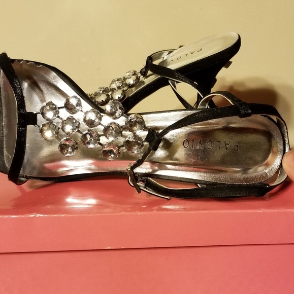 Shoes - Picture 3 of 7